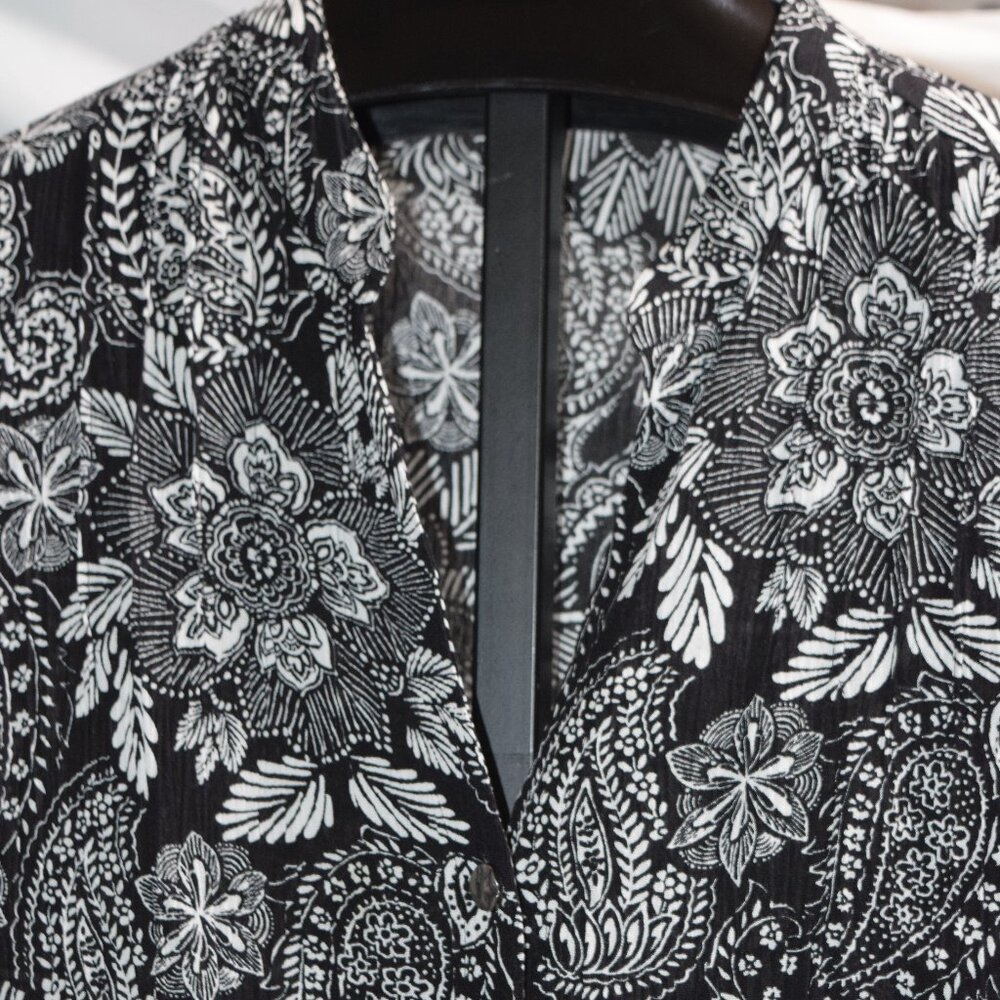 Sag Harbor Woman Black & White Button Front Blouse, Size 1X